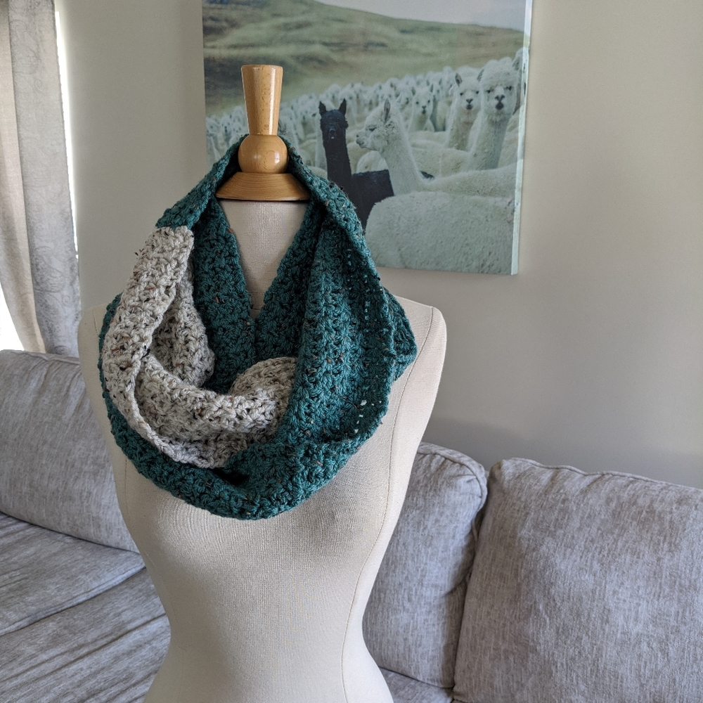 Infinity Scarf - Green and White